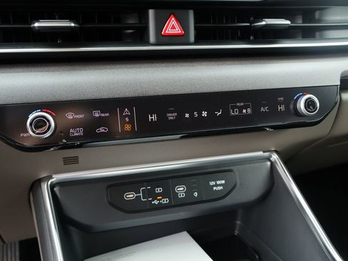New 2026 Kia Carnival EX FWD image 14