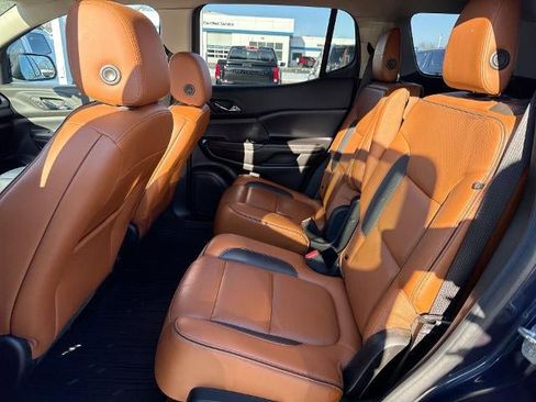 Certified 2019 GMC Acadia SLT image 25