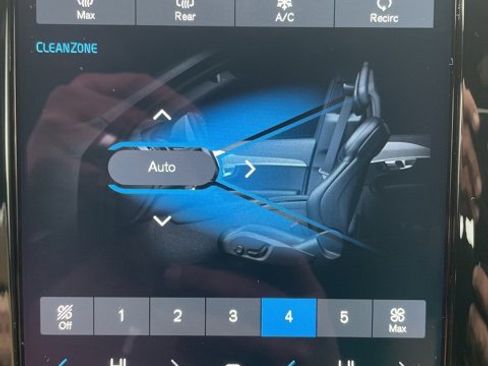 Certified 2024 Volvo XC90 B6 Ultimate w/ Protection Package Premier image 21