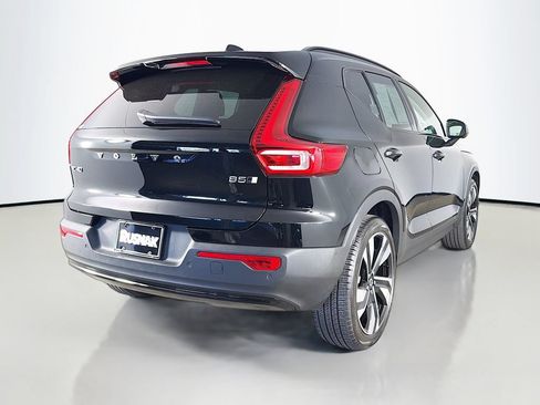 Used 2023 Volvo XC40 B5 Ultimate w/ Protection Package Premier AWD/4WD image 7