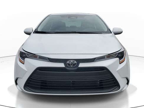 New 2026 Toyota Corolla LE image 2