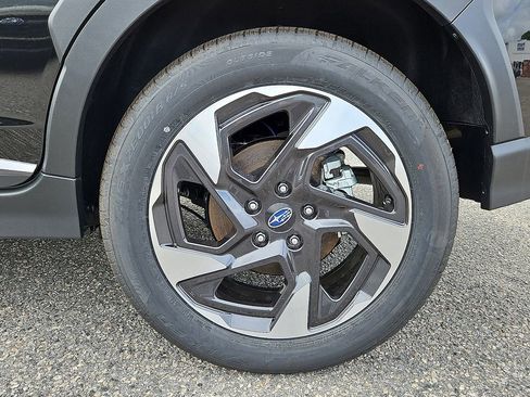 Certified 2025 Subaru Crosstrek 2.5i Limited w/ Crosstrek Mirror Package image 5