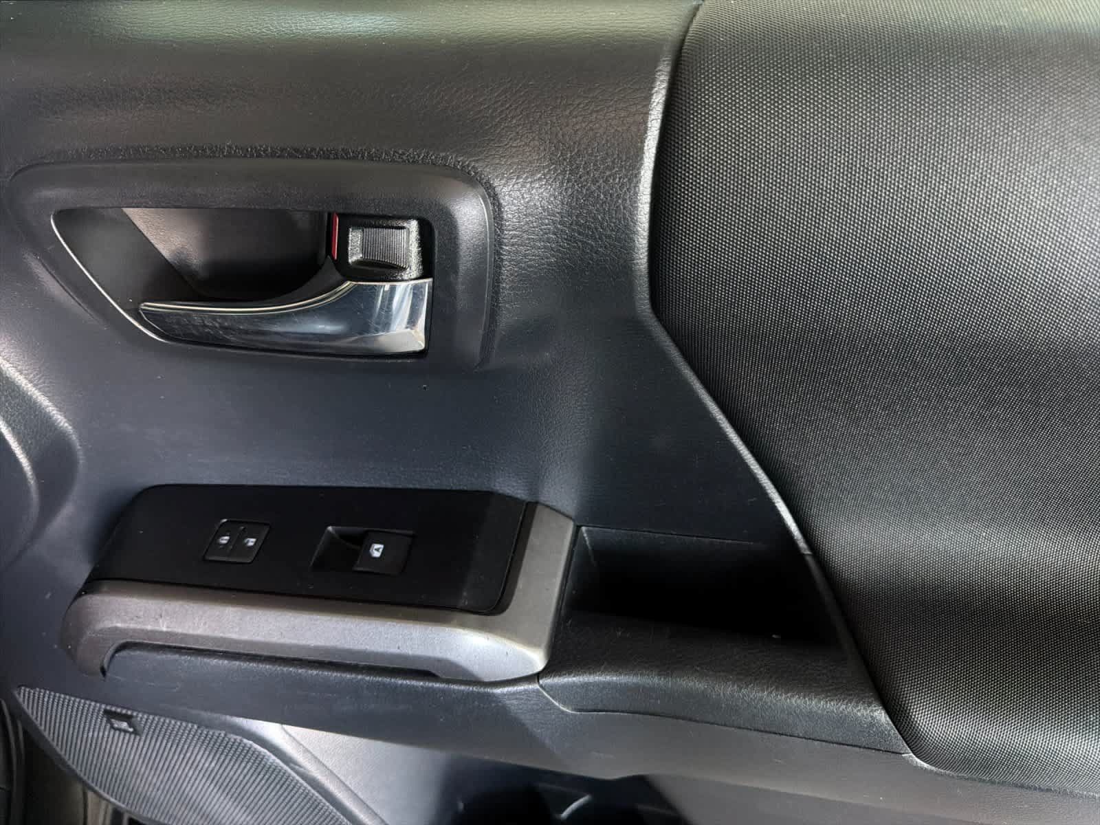 Used 2019 Toyota Tacoma TRD Off-Road AWD/4WD image 17