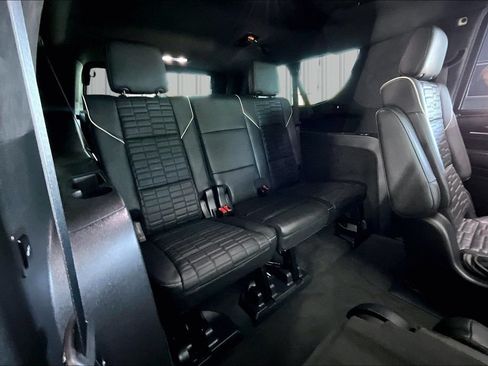 Used 2023 Cadillac Escalade ESV V AWD/4WD image 27