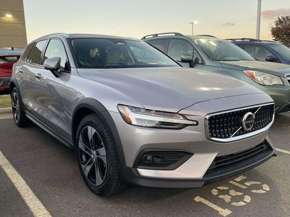 Used 2026 Volvo V60 B5 Cross Country Plus w/ Protection Package Premier