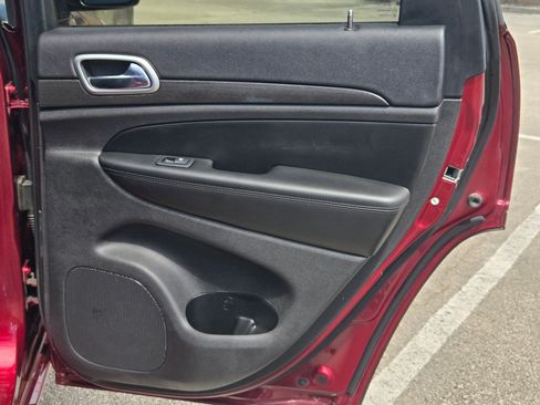 Used 2018 Jeep Grand Cherokee Altitude image 26