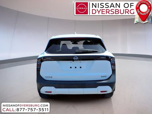 Used 2025 Nissan Kicks SV AWD/4WD image 4