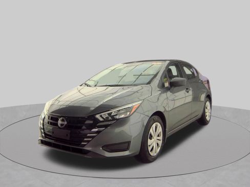 Used 2025 Nissan Versa S w/ Trunk Package FWD image 2