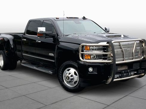 Used 2018 Chevrolet Silverado 3500 High Country w/ Duramax Plus Package image 2