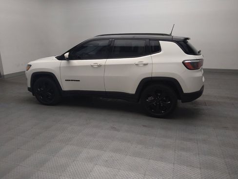 Used 2020 Jeep Compass Latitude FWD image 3