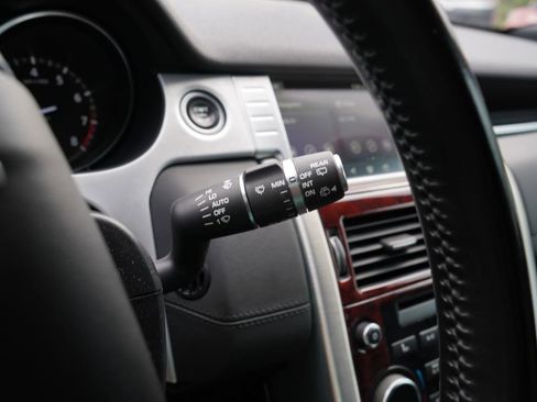 Used 2017 Land Rover Discovery Sport HSE Luxury image 28