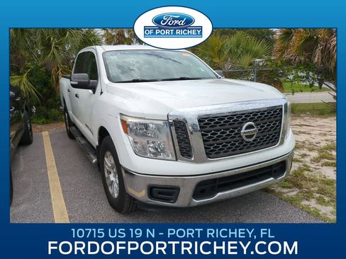 Used 2018 Nissan Titan SV RWD image 1