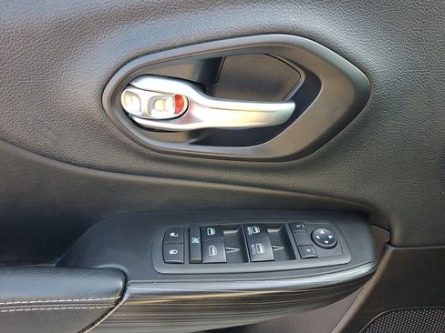 Used 2015 Jeep Cherokee Limited AWD/4WD image 12