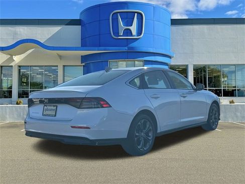Used 2024 Honda Accord EX image 2