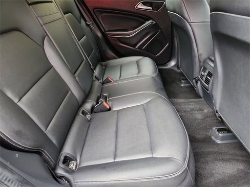 Used 2018 Mercedes-Benz GLA 250 4MATIC image 26