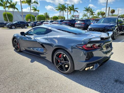 Used 2021 Chevrolet Corvette Stingray Coupe w/ Z51 Performance Package RWD image 4