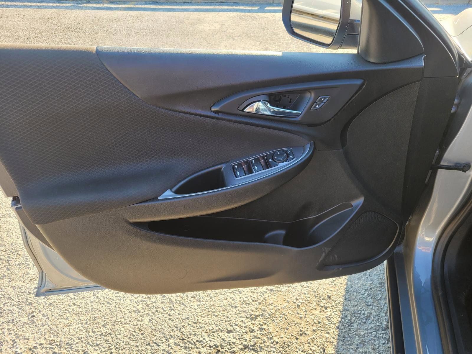 Used 2023 Chevrolet Malibu LT FWD image 17