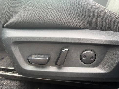 Used 2025 Nissan Rogue SV AWD/4WD image 21