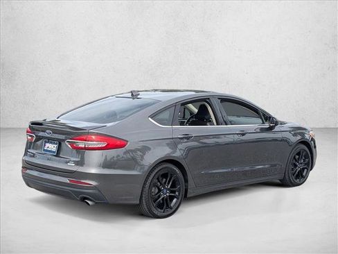 Used 2019 Ford Fusion SE w/ Equipment Group 151A FWD image 5
