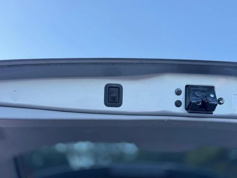 Used 2017 Toyota Highlander XLE w/ Carpet Mat Package AWD/4WD image 26