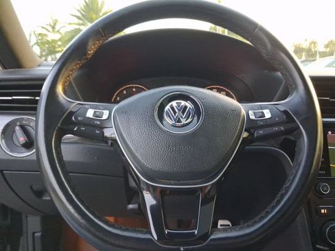 Certified 2021 Volkswagen Passat 2.0T R-Line FWD image 18