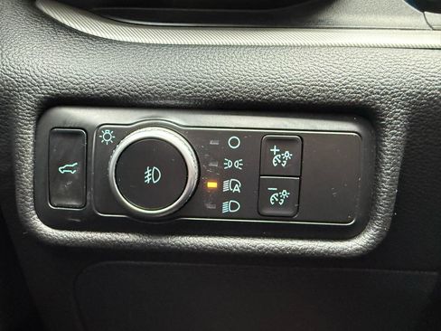Used 2020 Ford Explorer XLT w/ Equipment Group 202A RWD image 28