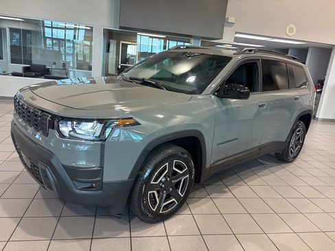 New 2026 Jeep Cherokee Laredo AWD/4WD image 1