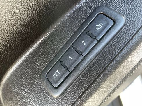 Used 2016 Chevrolet Suburban LTZ image 4