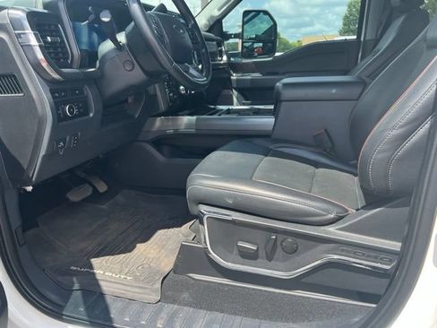 Used 2023 Ford F250 Lariat w/ Lariat Ultimate Package AWD/4WD image 7