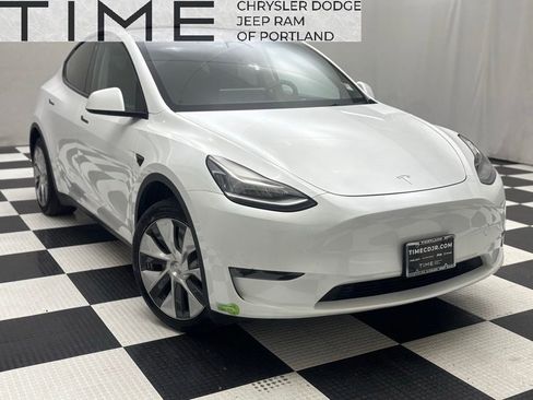 Used 2023 Tesla Model Y Long Range image 1