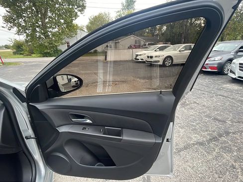 Used 2016 Chevrolet Cruze LT image 28