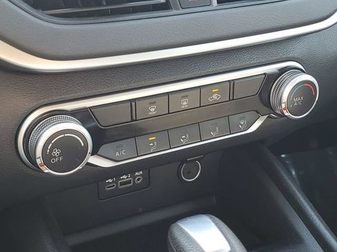 Used 2022 Nissan Altima 2.5 SV FWD image 18