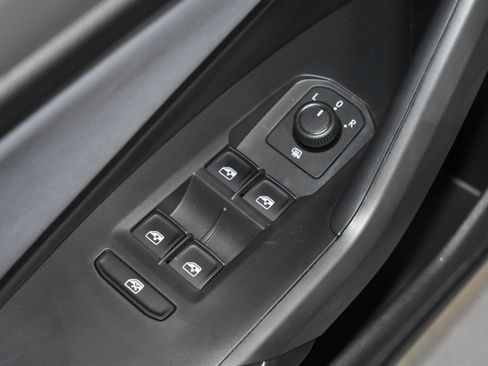 New 2026 Volkswagen Jetta SE FWD image 4