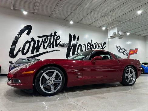Used 2007 Chevrolet Corvette Coupe w/ Preferred Equipment Group RWD image 1