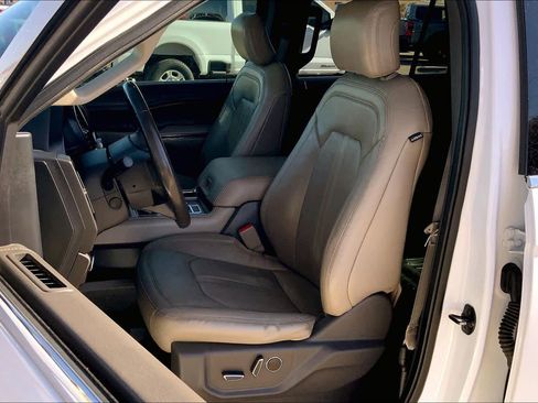 Used 2019 Ford Expedition Limited image 7