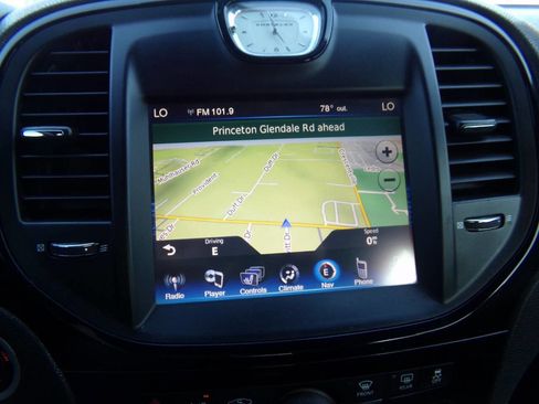 Used 2014 Chrysler 300 S image 41