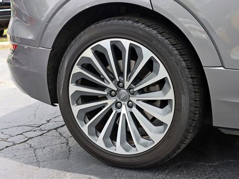 Used 2019 Audi e-tron Prestige w/ Prestige Package image 7