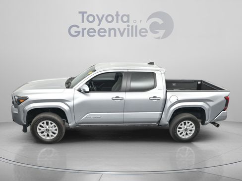 Certified 2025 Toyota Tacoma SR5 image 4