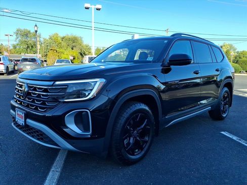 Certified 2024 Volkswagen Atlas Peak Edition SEL image 2