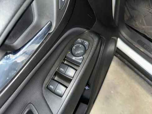 Certified 2022 Chevrolet Equinox RS w/ LPO, Floor Liner Package image 8