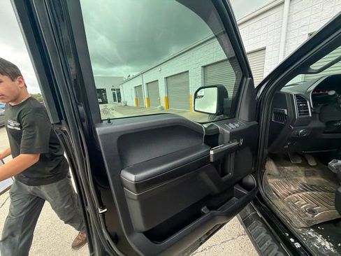 Used 2018 Ford F150 XLT w/ Equipment Group 302A Luxury AWD/4WD image 4