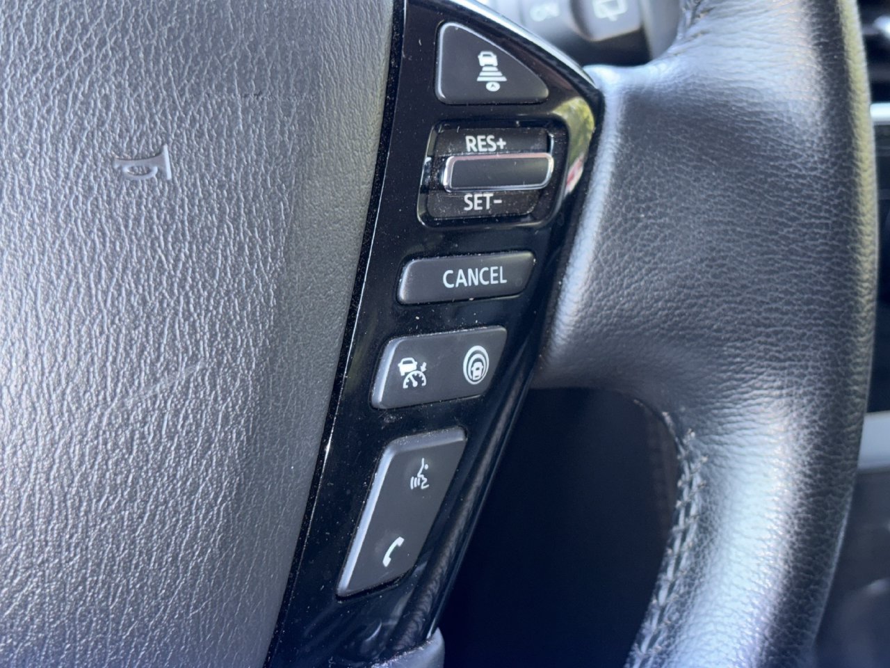Used 2024 Nissan Armada SV AWD/4WD image 16
