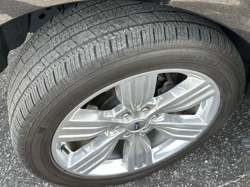 Certified 2024 Ford Expedition Max Platinum image 11