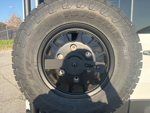 Used 2023 Ford Transit 250 Medium Roof AWD image 11