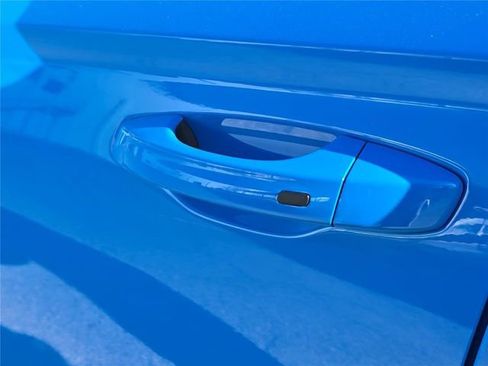 Used 2025 Volkswagen Taos SE image 7