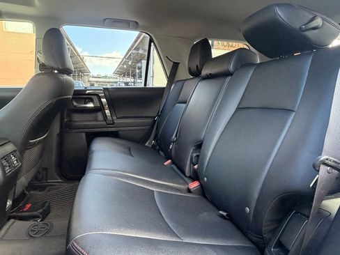 Used 2022 Toyota 4Runner TRD Off-Road Premium AWD/4WD image 21
