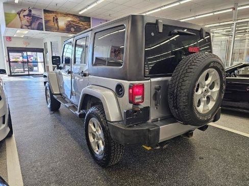 Used 2017 Jeep Wrangler Unlimited Sahara AWD/4WD image 6