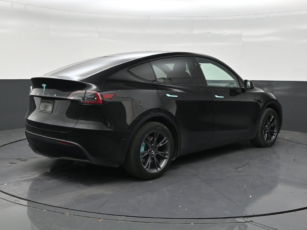 Used 2024 Tesla Model Y Long Range RWD image 5