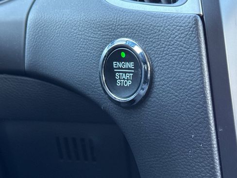 Used 2024 Ford Edge SEL image 25