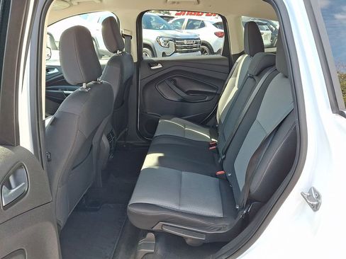 Used 2019 Ford Escape SE image 10